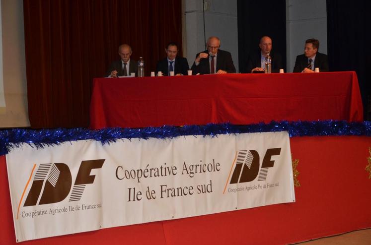 A Etampes (Essonne), le 7 décembre. La coopérative Ile-de-France sud a tenu son assemblée générale sous la présidence de Thierry Sirou (au milieu).