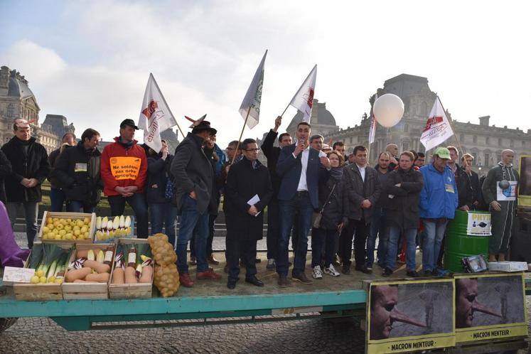 Les représentants syndicaux de chaque département et région étaient présents et ont pu s’exprimer à la tribune. 