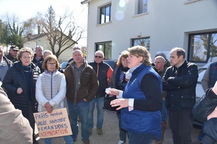 En fin de matinée, alors que personne n’est présent chez VNF pour les recevoir, un appel au calme est lancé : « Gardons notre image de responsables. Restons crédibles ». Des rendez-vous avec VNF pour la semaine suivante finissent par être obtenus.