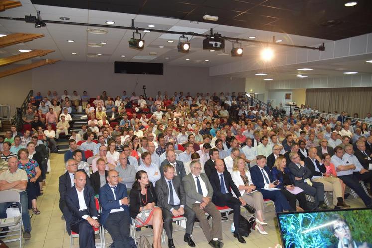 Nangis, mardi 29 mai. Une salle comble a assisté à la soixantre-treizième assemblée générale de la FDSEA de Seine-et-Marne.
