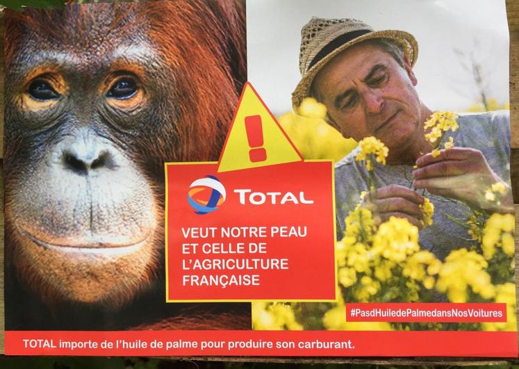 À travers le blocage des raffineries et dépôts de carburant, la FDSEA et les Jeunes agriculteurs d’Île-de-France veulent notamment dénoncer le projet d’importation d’huile de palme par le groupe Total pour ses biocarburants.