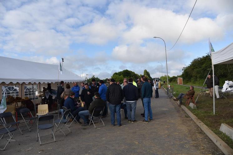 Le 13 juin, une quarantaine d’agriculteurs se sont mobilisés pour bloquer la raffinerie de Coignières dans les Yvelines.