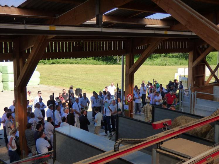 Le 20 juin à Jeu-les-Bois (Indre). La ferme expérimentale des Bordes a organisé une journée portes ouvertes sur le thème Engraisser dans nos territoires avec des équipements automatisés.