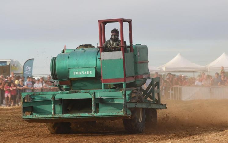 C’est Tornade, une machine du canton de Senonches pilotée par Cédric Tessier, qui a remporté le moiss-batt-cross cette année.