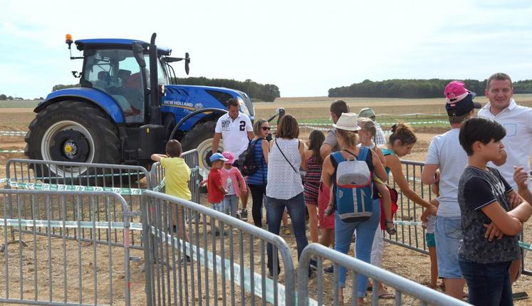 Les baptêmes de tracteur font partie des animations incontournables proposées par Jeunes agriculteurs.