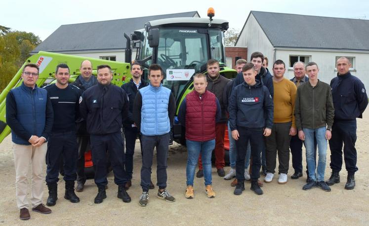 Le 6 novembre, à Châteaudun. Les élèves de terminale CGEA du LEAP de Nermont ont participé ce matin-là à l’atelier pratique de l’opération 10 de conduite rurale.