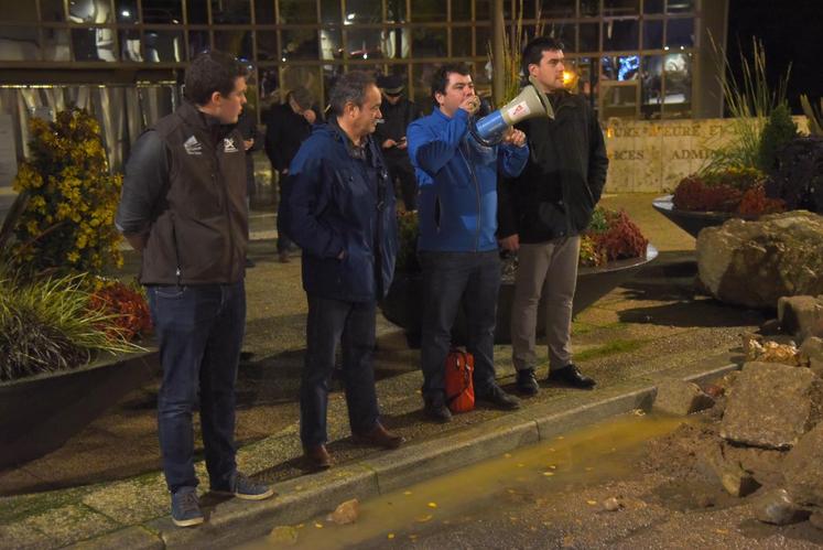 Cette manifestation était la première en tant que président de Jeunes agriculteurs pour Rémi Rousseau (avec le mégaphone).