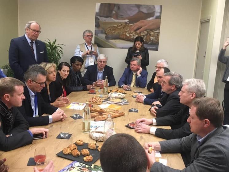 Le 2 mars, la présidente de la Région, Valérie Pécresse, est venue à la rencontre des élus de la profession et des producteurs franciliens.