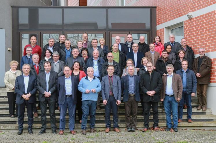 Une partie des cinquante-quatre élus de la nouvelle assemblée. 
Crédit photo : CRA Centre-Val de Loire. 
