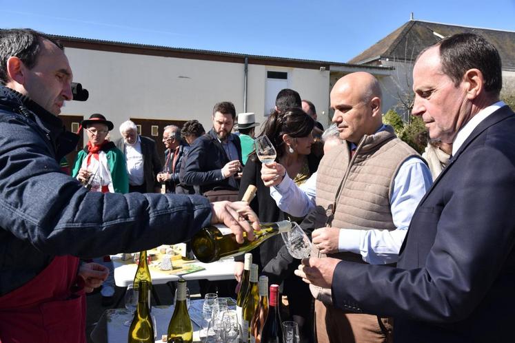 Le vigneron Olivier Sinson a fait déguster ses vins en AOC Touraine et Valençay de l’excellent millésime 2018.