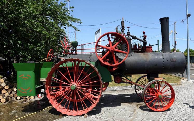 La réplique à l’identique du fardier conçu par Nicolas-Joseph Cugnot en 1769 a été la vedette de ce Passion vapeur au Compa.
