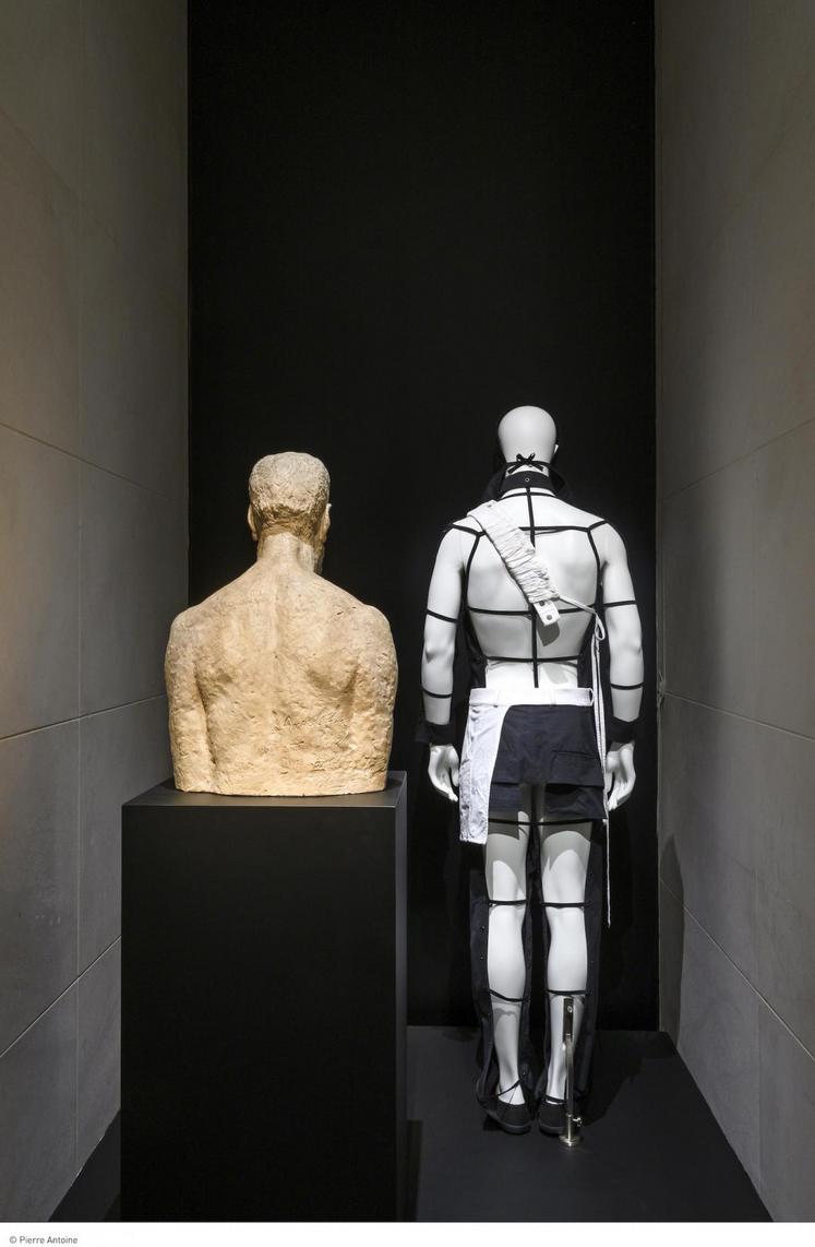 Plâtre d’Antoine Bourdelle (Anatole France, 1919) avec un ensemble de Craig Green, p