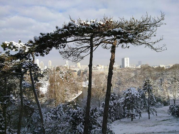 Les Buttes-Chaumont sous la neige © Robert Ferreol, 2018 - CC-BY-SA-4.0