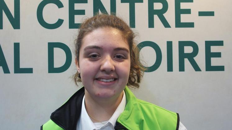 Lucie Rousset, étudiante au lycée agricole de Vendôme, est finaliste du Trophée du meilleur ­pointeur de race prim’holstein.
