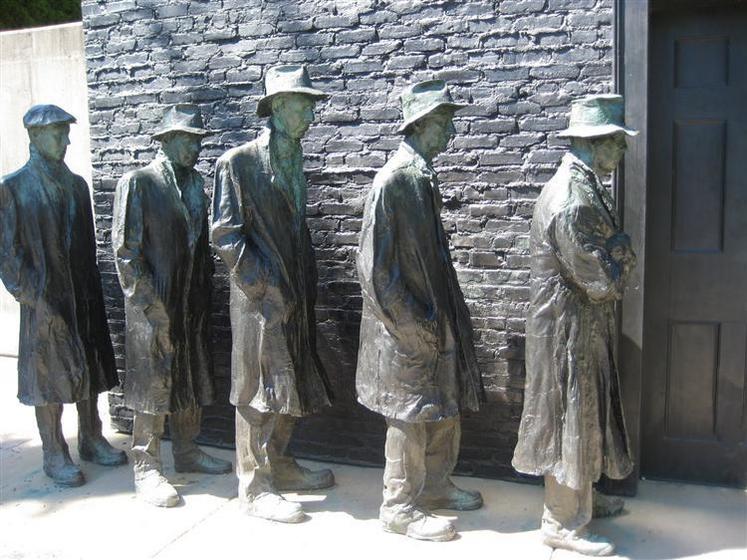 George Segal, Depression Bread Line, 1999, Collection of Crystal Bridges Museum of American Art, Bentonville 