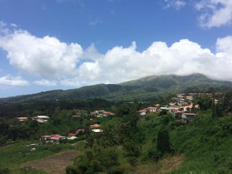 Avec 1397 mètres d’altitude, la montagne Pelée est le point culminant de la Martinique. Sa dernière manifestation éruptive a eu 