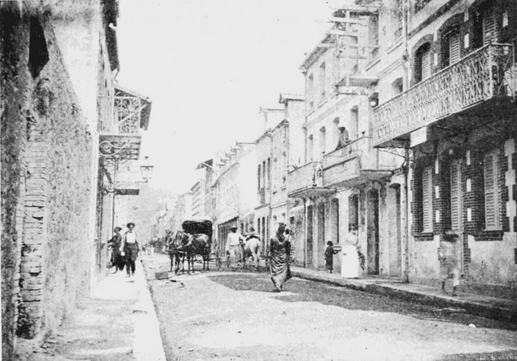 La rue Victor-Hugo à Saint-Pierre avant 1902, Popular Science Monthly Volume 61