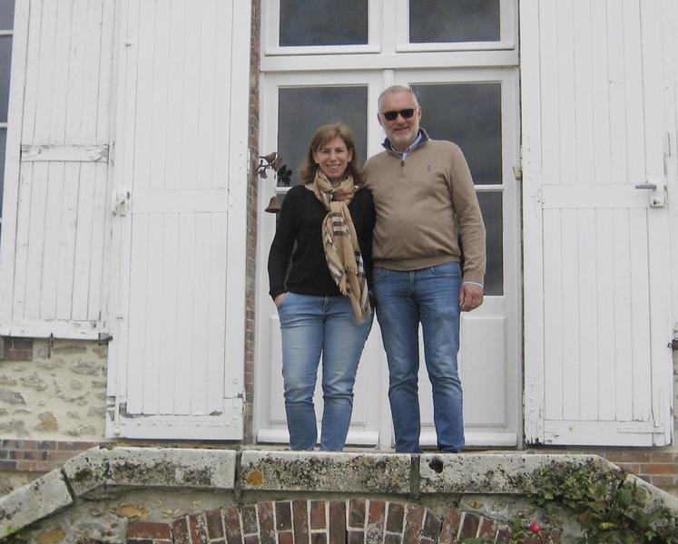 La ferme de Presles, à Prunay-en-Yvelines (Yvelines), conduite par Marieke Coolen-Poyau, accompagnée de son mari.
