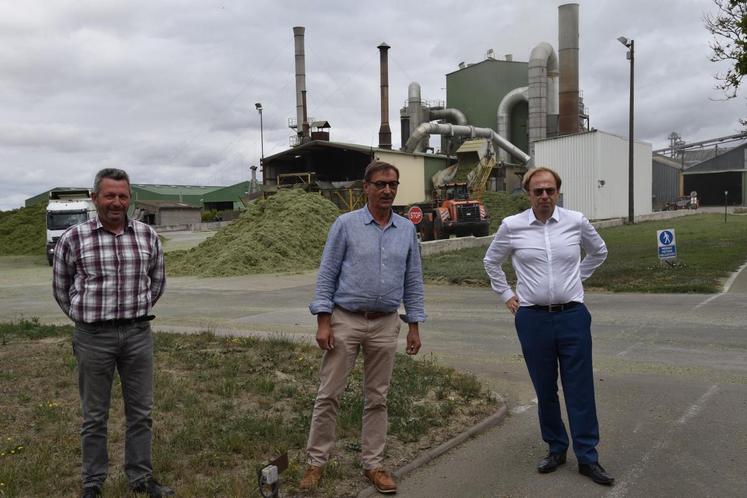 Le président de la Capdéa, Didier Maudoux, entouré de son vice-président, Olivier Viaene, et du directeur, François-Xavier Moons sur le site actuel où le projet d’extension entrera en fonction en avril 2021.