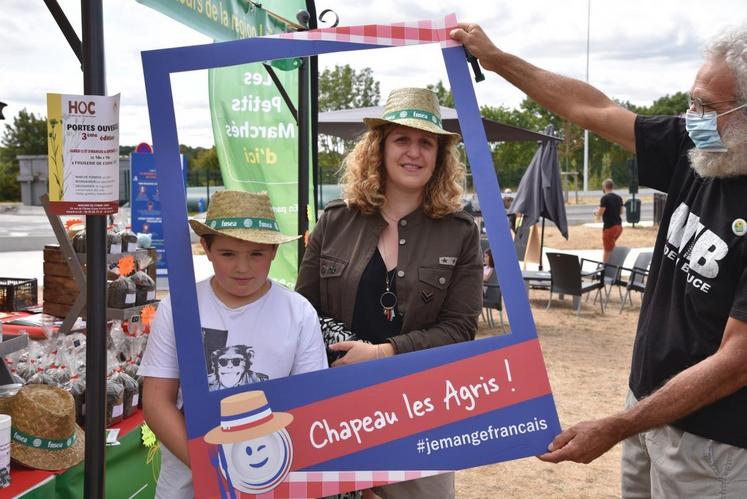 À l’image d’Emilie, vacancière du Nord de la France, la pause est l’occasion de découvrir des produits locaux qu’elle n’imaginait pas en Île-de-France.