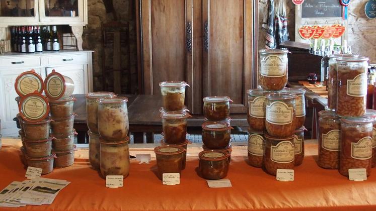 Les produits transformés sont vendus à la ferme et dans une boutique à Chambord.