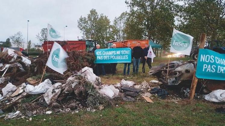 À Limay (Yvelines), les syndicats de Mantes et de Meulan ont fait action commune.