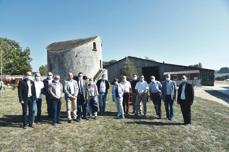 Échouboulains, mardi 22 septembre. Le président d\'Interbev Île-de-France, Philippe Dufour, accueillait l\'assemblée générale sur son élevage de blondes d\'Aquitaine.