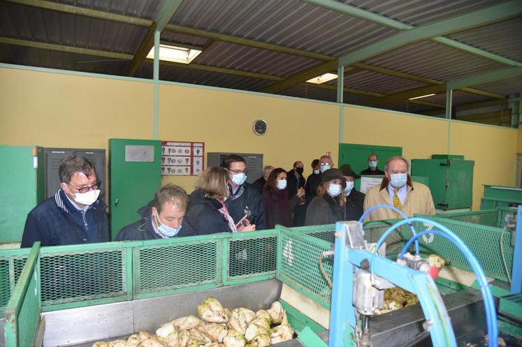 Présentation et visite de la sucrerie Lesaffre en comité restreint en raison des règles sanitaires actuelles.