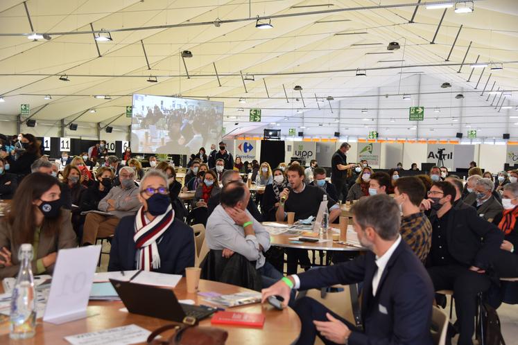 Douze ateliers collaboratifs ont eu lieu sur les thématiques des États généraux annuels de l'alimentation : Climat, Manger Local, Export, Eau, Fracture alimentaire...