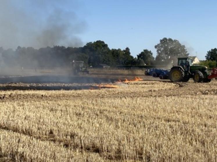 feu de chaumes et engins agricoles en Seine-et-Marne.