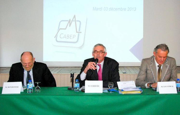 Le 3 décembre, à Voves. Une bonne récolte, un chiffre d’affaires qui atteint des records, l’exercice 2012-2013 de la Cabep, présidée par Benoît Ferrière (au c.), a été bon.