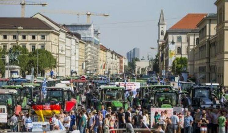 3000 agriculteurs manifestent à Munich