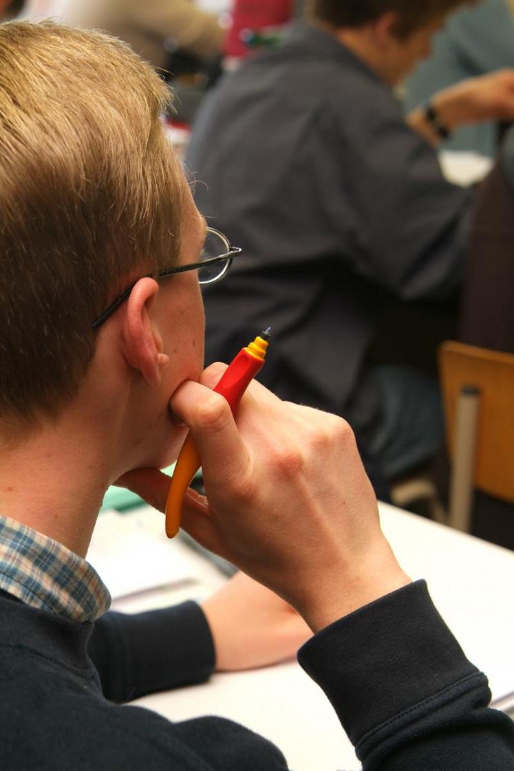 La sélection des candidats s’effectuera par concours le 6 mai ou le 6 juillet 2015 sur le campus ESCEM d’Orléans.