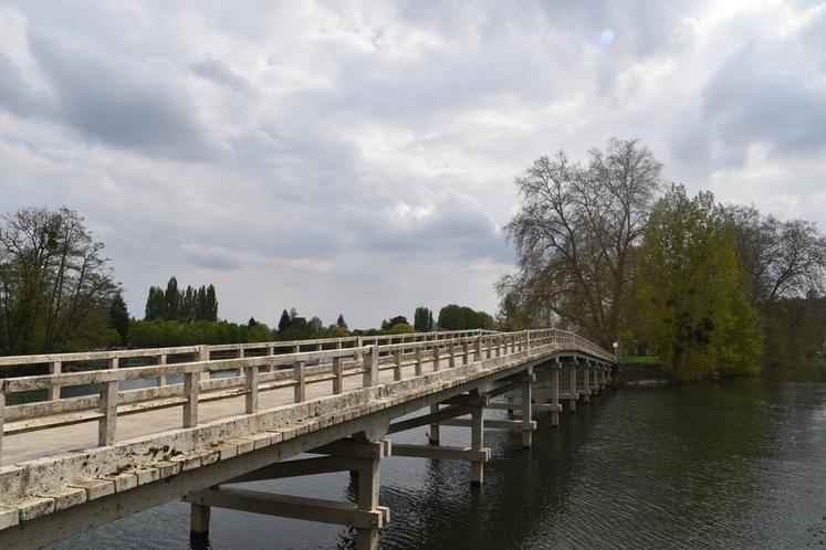 Pont à Samois-Sur-Seine