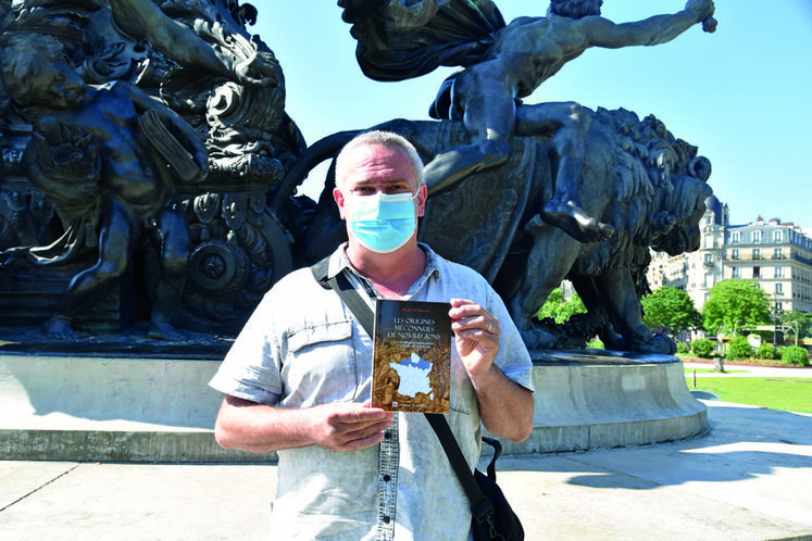 Alain Di Rocco présente son dernier ouvrage.