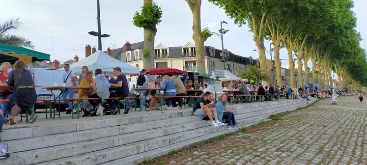 Samedi 26 juin 2021, Soirée gourmande quai du Châtelet à Orléans. 