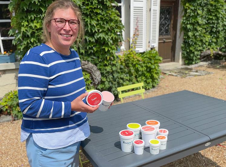 Le 26 juillet, à Sours. Aurélie Prévosteau propose une gamme de sorbets aux fruits en pots de 125 ou 550 ml.