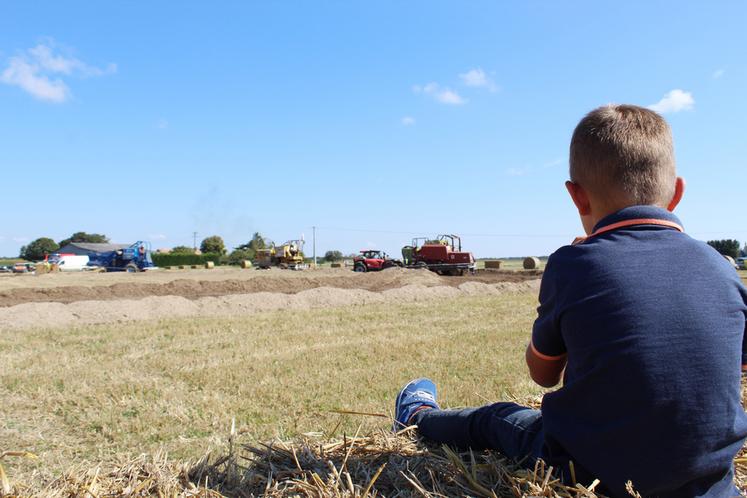 Dimanche 5 septembre 2021, à Marcilly-en Villette. Les Jeunes agriculteurs suscitent des vocations à l'occasion de Terre en fête.