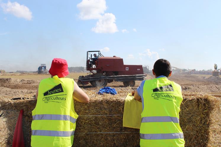 Terre en fête 2021, à Marcilly-en-Villette. Les JA étaient aux premières loges pour assurer la sécurité des courses, mais aussi pour le spectacle. 