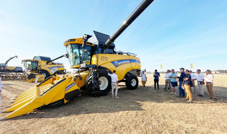 Le salon est l'occasion pour de grands constructeurs, comme New Holland, de présenter leurs ­nouveautés à la presse spécialisée.