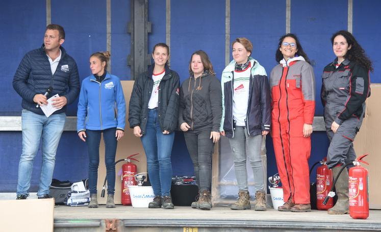 Le podium de la manche féminine du moiss-batt-cross.