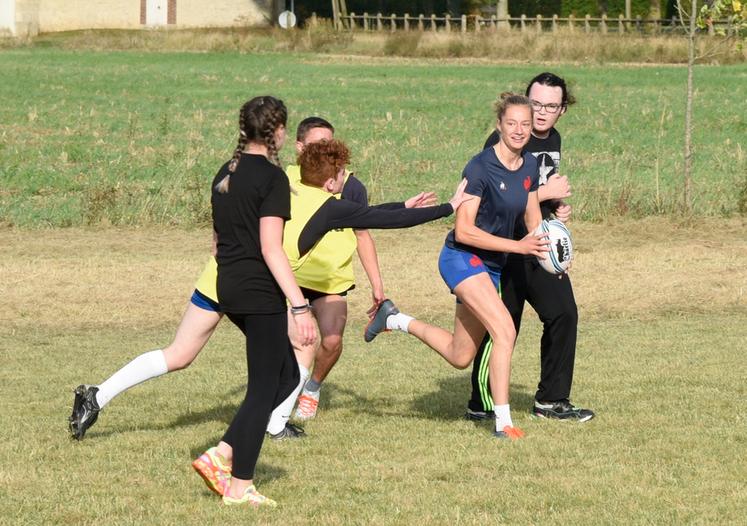 Le 20 septembre, à Sours. L'arrière du XV de France Émilie Boulard est revenue jouer sur le terrain qui a vu naître sa passion.