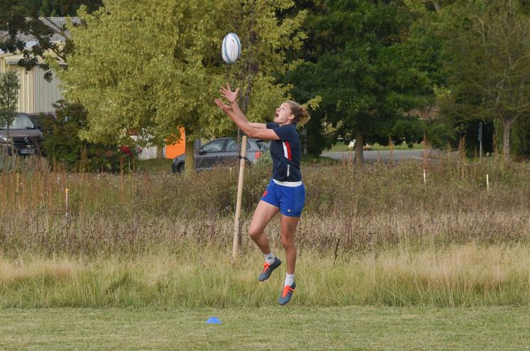 Le 20 septembre, à Sours. L'arrière du XV de France Émilie Boulard est revenue jouer sur le terrain qui a vu naître sa passion.