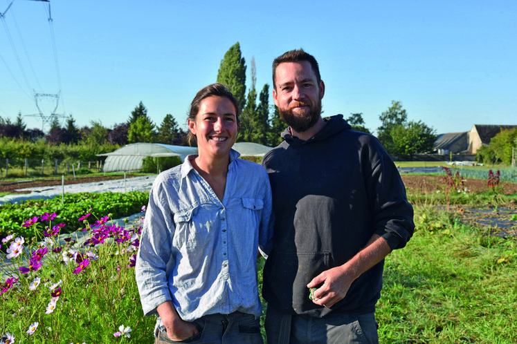 Mélanie Ligouis et Fabien Cloud produisent des fruits et légumes qui sont commercialisés en circuit court, notamment via la plateforme Lioca.