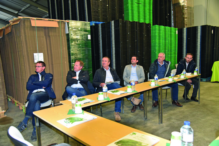 Les représentants de la profession agricole francilienne ont accompagné Valérie Lacroute dans cette journée de visite. 