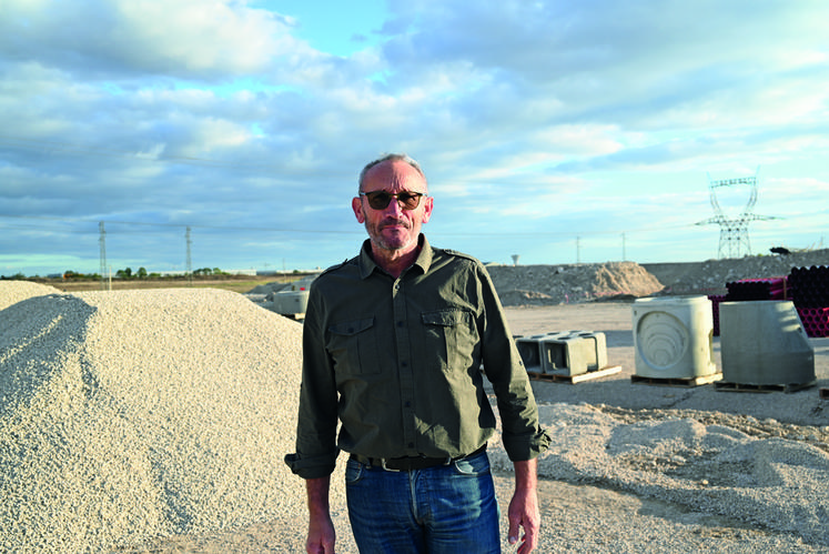 Jérôme Genty, président de Biogaz Mer, surveille de près l'avancement des travaux de l'unité de méthanisation. 