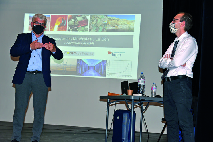 Provins, lundi 8 novembre. Intervention de Patrick Hugues et Florian Fizaine.