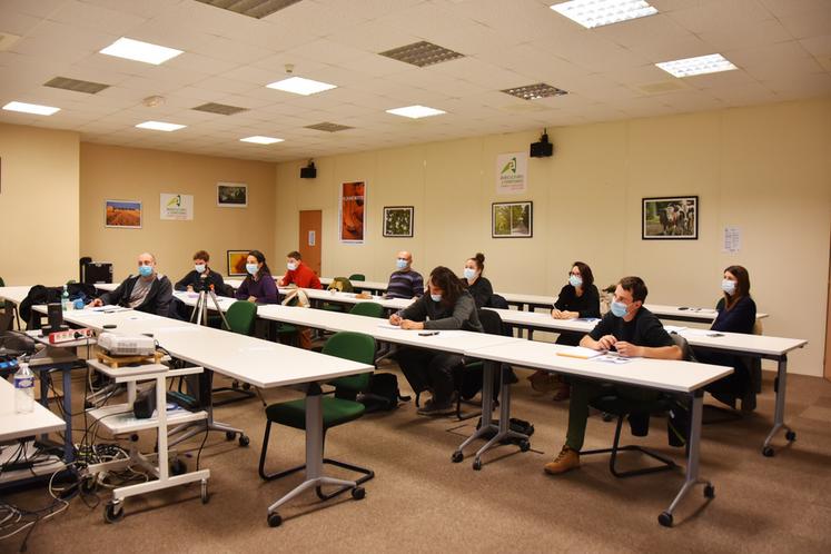 Mardi 23 novembre, à Blois. Onze porteurs de projets ont participé à la journée Initiation au foncier organisée par la chambre d'Agriculture. 