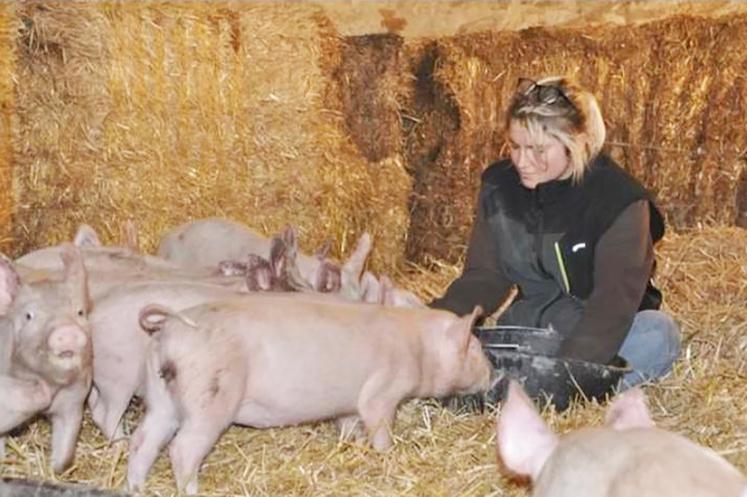 Eloïse Le Grand a lancé cet atelier de porcs bio en 2018 à la suite de son ­installation sur l'exploitation familiale.