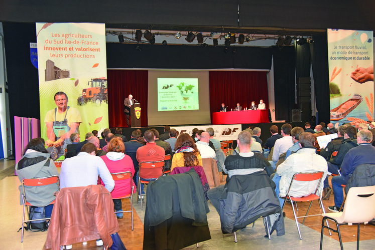 À Étampes (Essonne), le 7 décembre lors de l'assemblée générale de la coopérative Île-de-France sud.